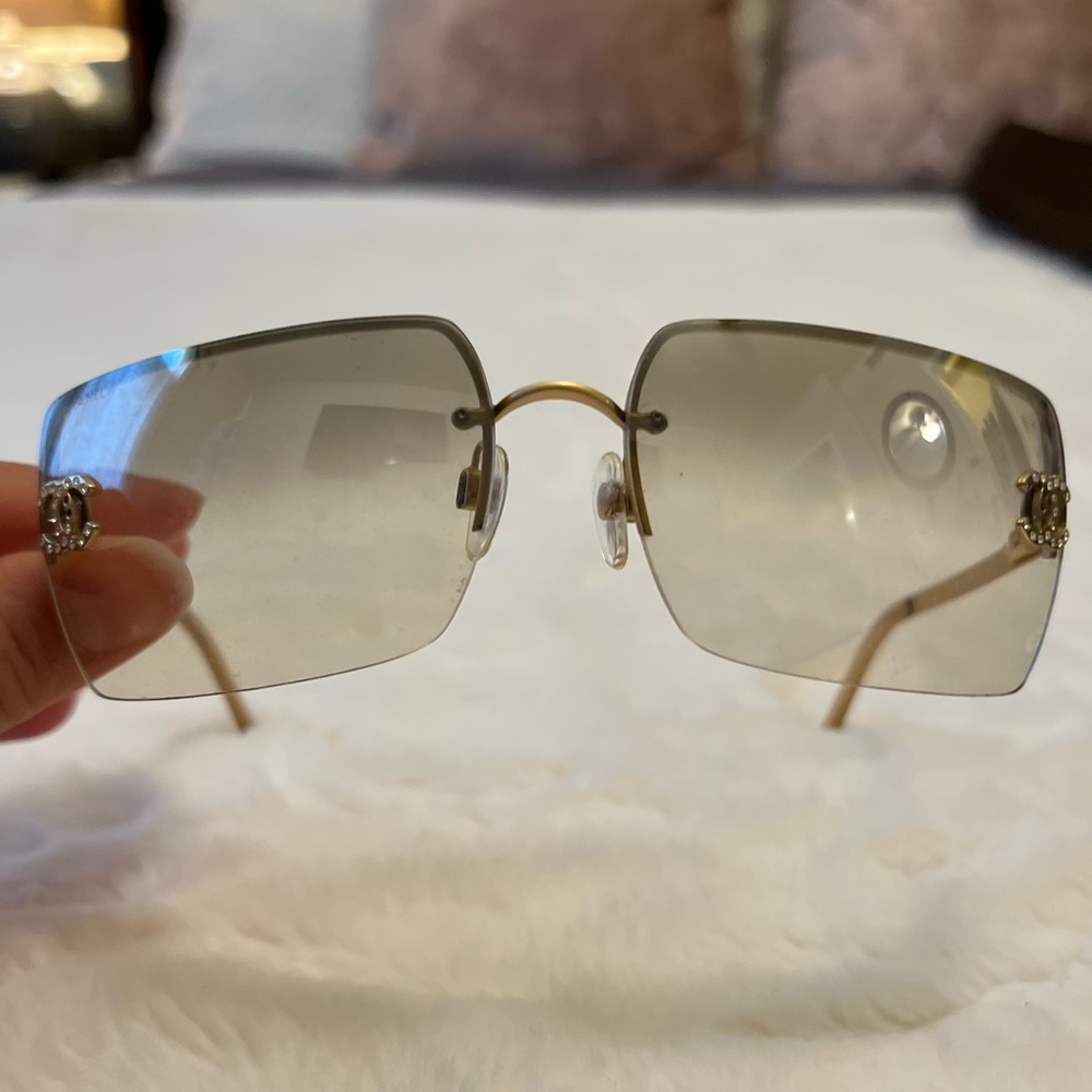Ultra RARE Vintage Chanel Rimless Sunglasses 🔥 - Picture 3 of 16